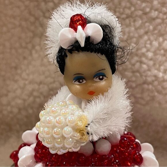 Vintage Handmade Beaded Christmas Safety-pin Dolls Set of 2 Red Green - Picture 8 of 15